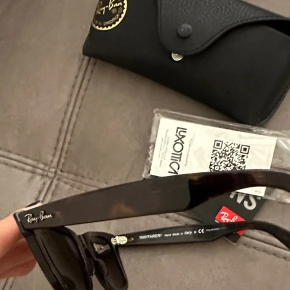 Ray-Ban Classic Black Sunglasses Case